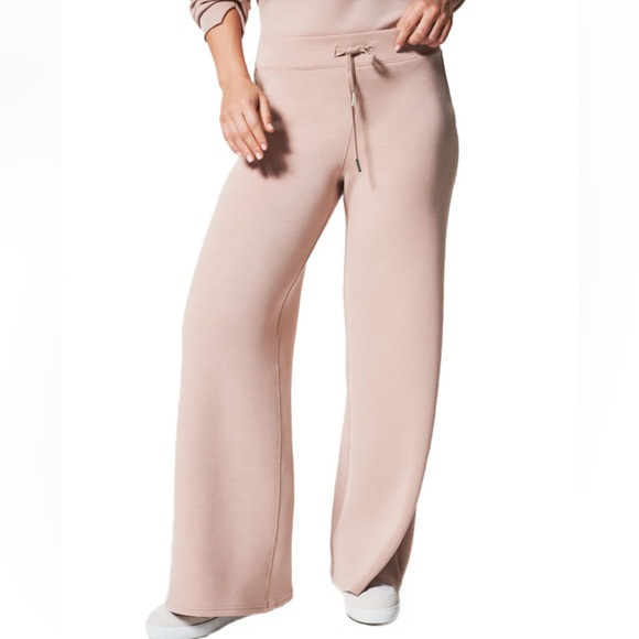 ❤️SPANX AirEssentials
Wide Leg Pant - Picture 5 of 8